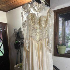 Vintage wedding dress